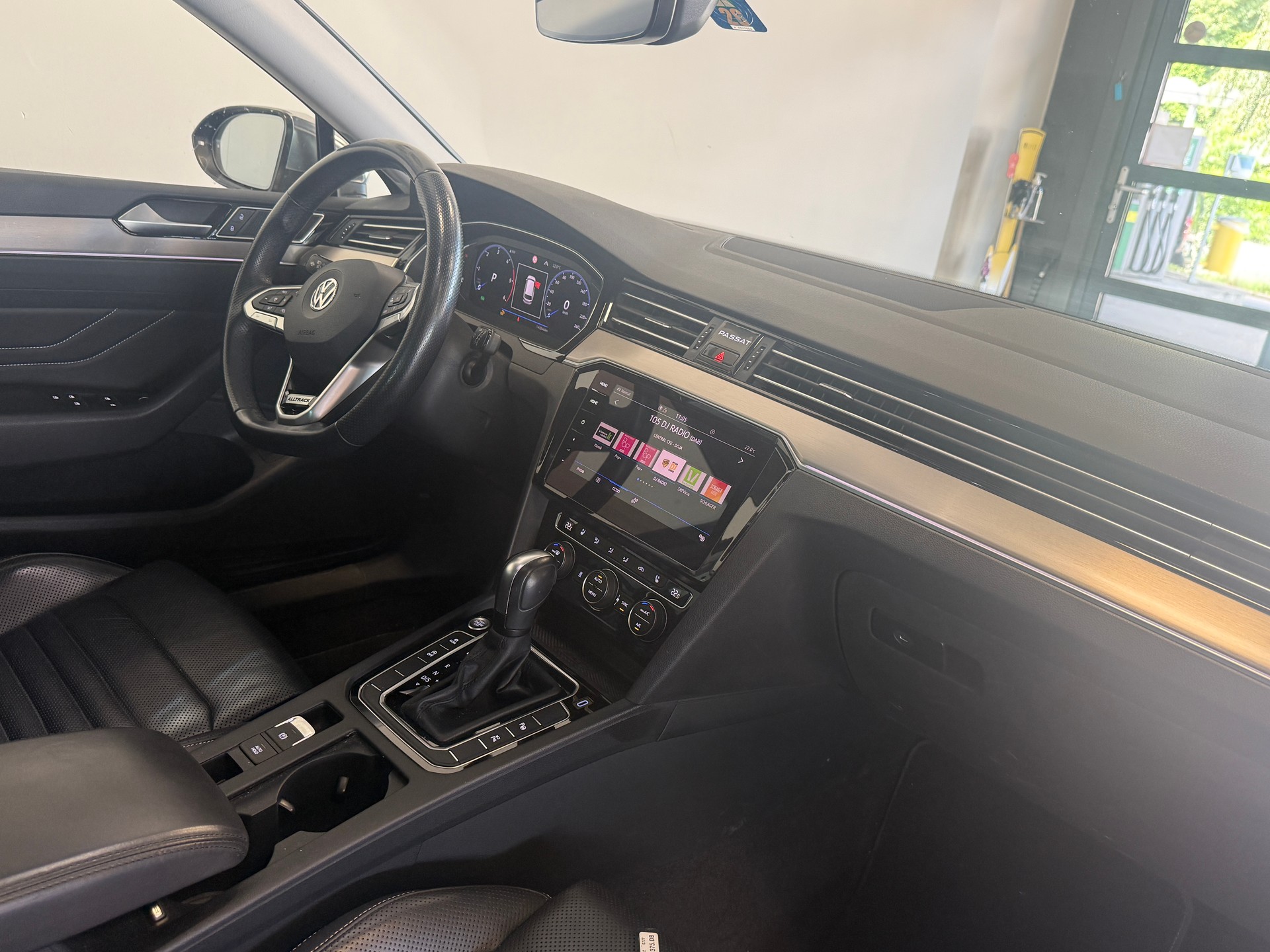 VW Passat Alltrack 2.0 TDI 4Motion DSG-image-7