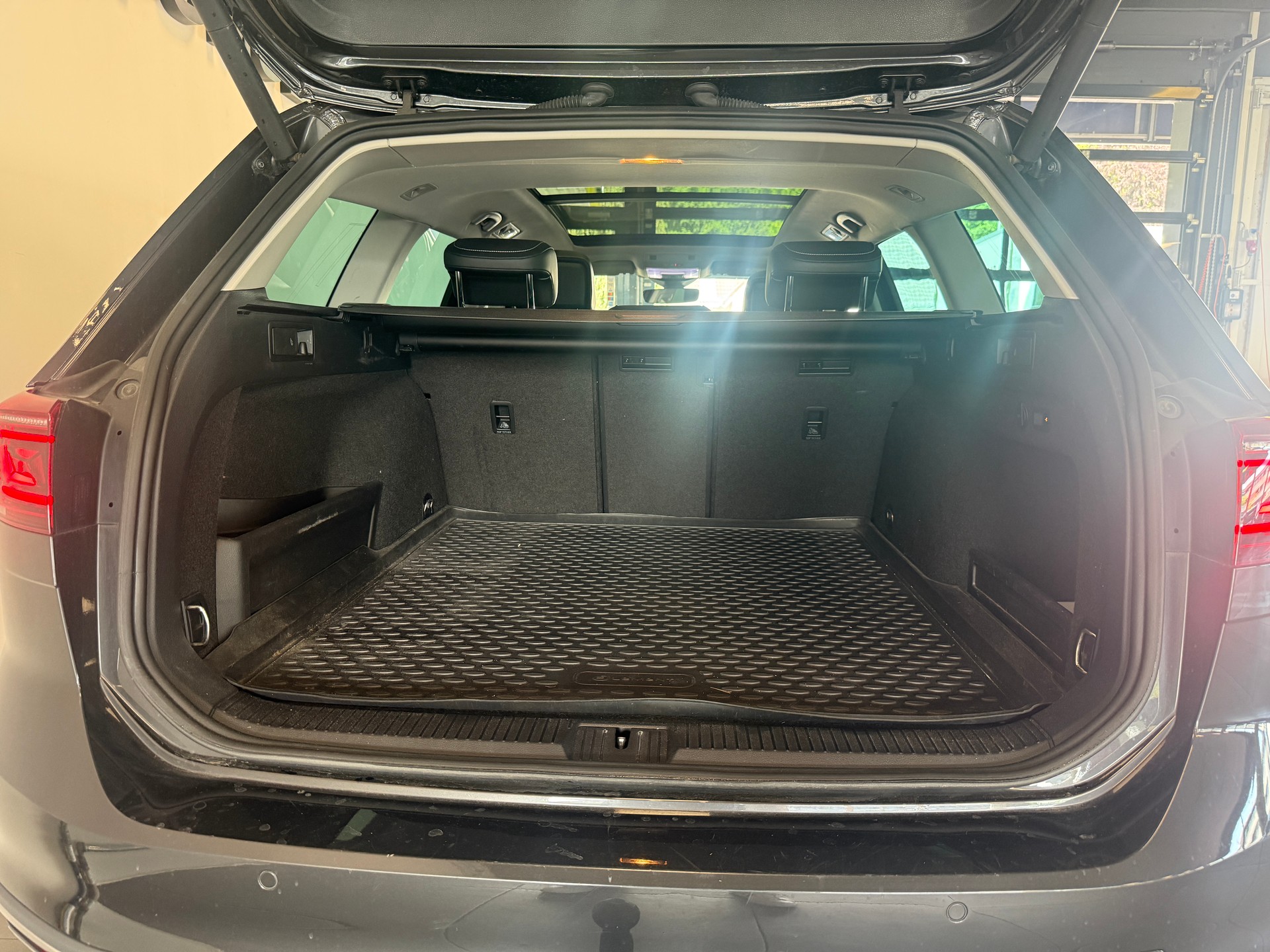 VW Passat Alltrack 2.0 TDI 4Motion DSG-image-12