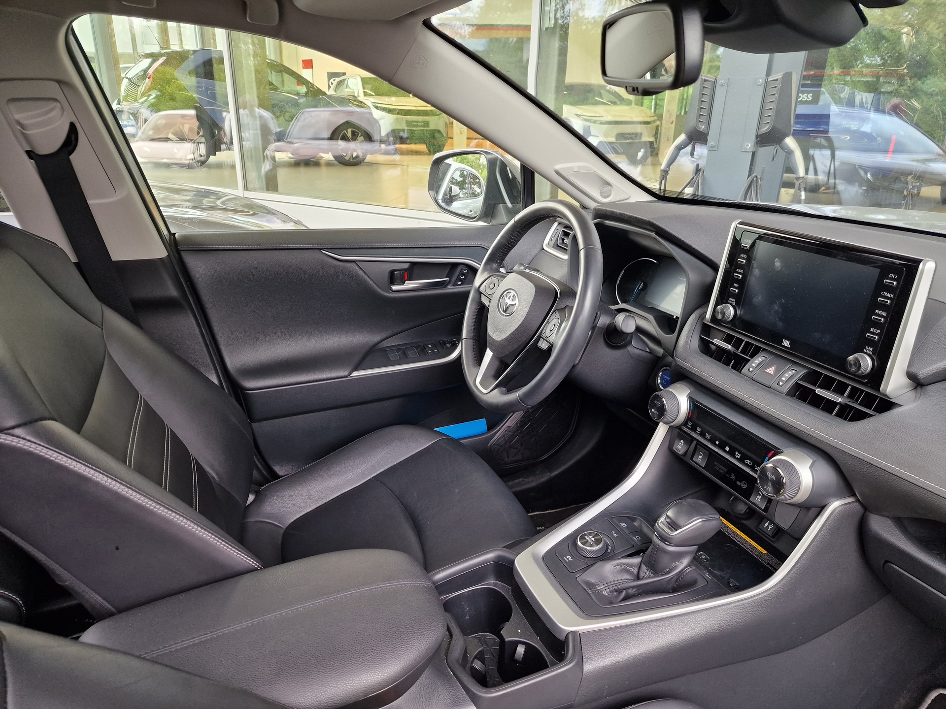 TOYOTA 2.5 HEV Premium-image-2