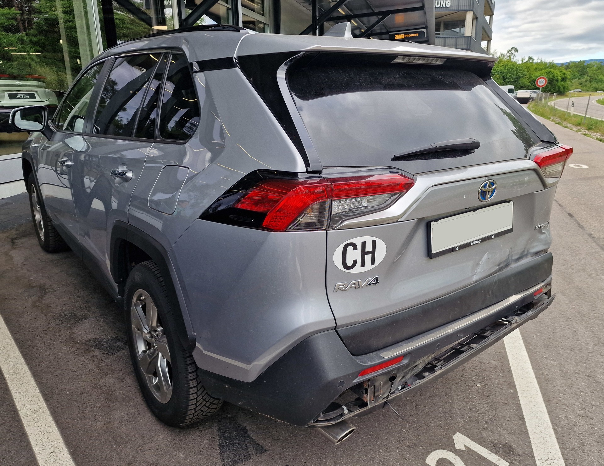 TOYOTA 2.5 HEV Premium-image-4