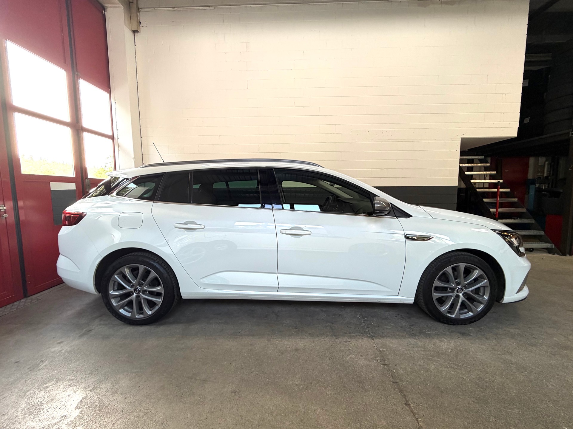 RENAULT Mégane Grandtour 1.2 16V Turbo GT Line //NEU AB MFK!-image-4