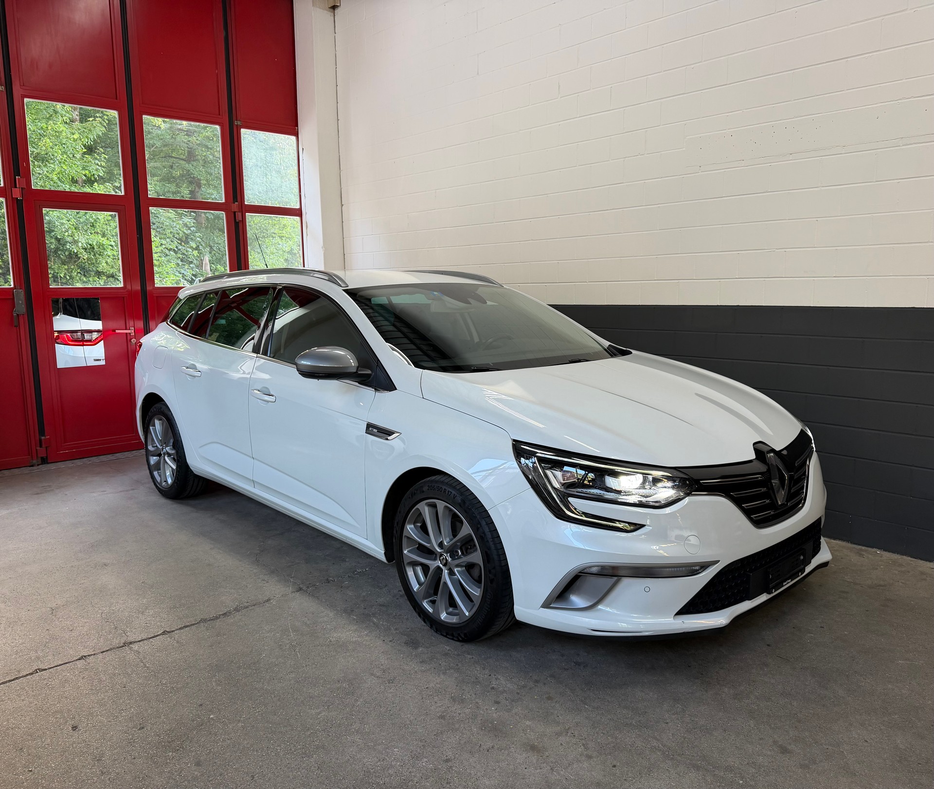 RENAULT Mégane Grandtour 1.2 16V Turbo GT Line //NEU AB MFK!-image-0