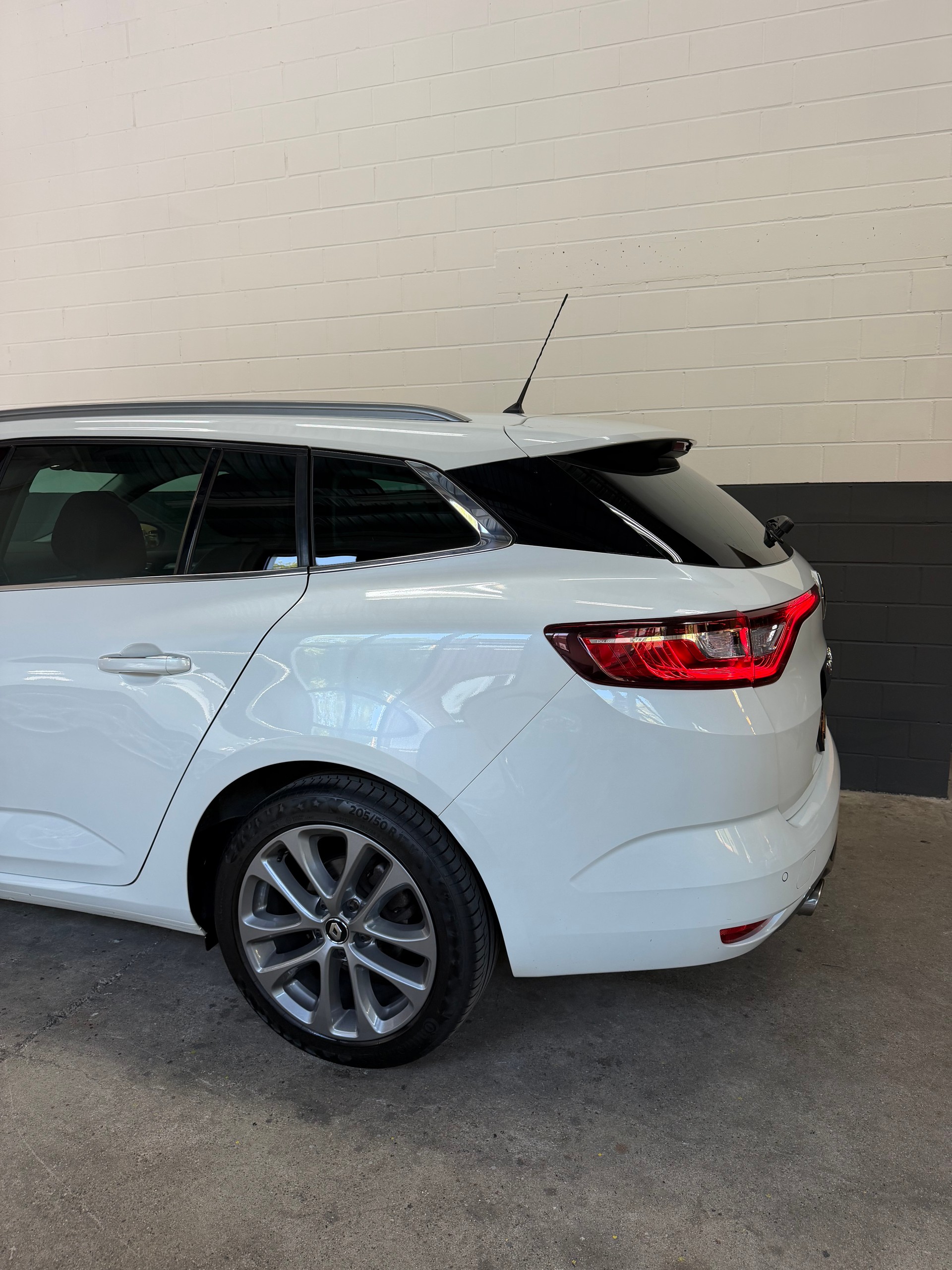 RENAULT Mégane Grandtour 1.2 16V Turbo GT Line //NEU AB MFK!-image-7
