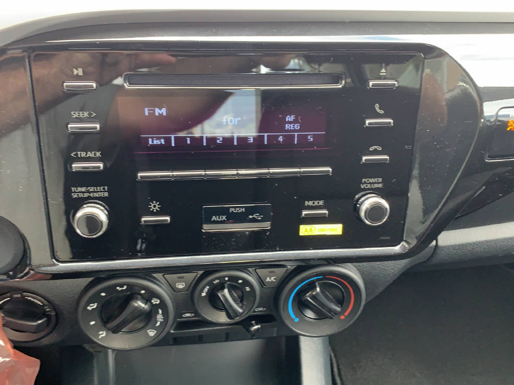TOYOTA Hi-Lux Double Cab.-Pick-up 2.4 D-4D 150 Comfort-image-8
