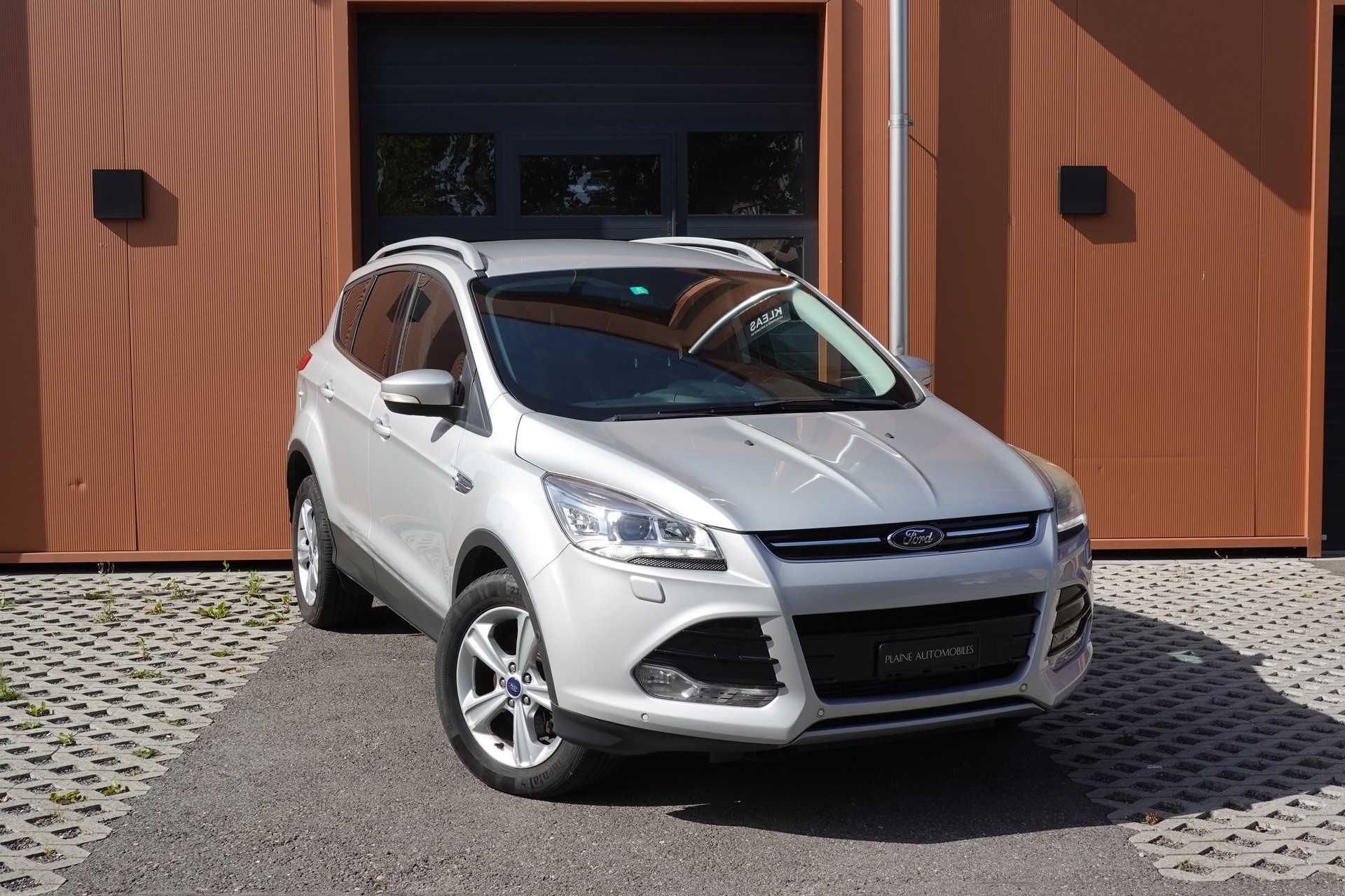 FORD Kuga 2.0 TDCi Titanium 4WD PowerShift "* Véhicule CH * 8 Roues Complètes * Caméra de Recul * Sièges Chauffant * GPS *-image-0