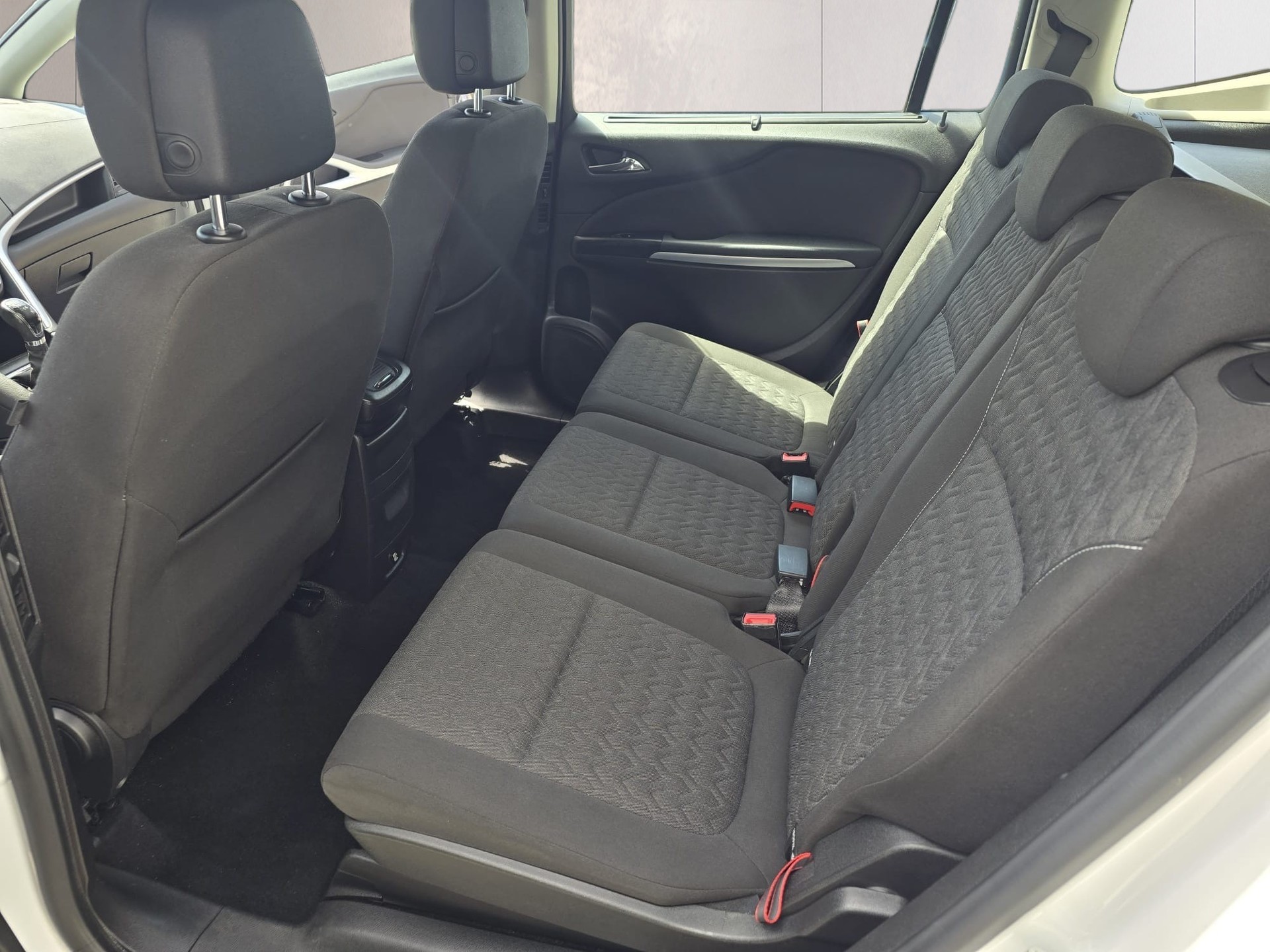 OPEL Zafira Tourer 1.6i 16V Turbo Active Edition-image-13