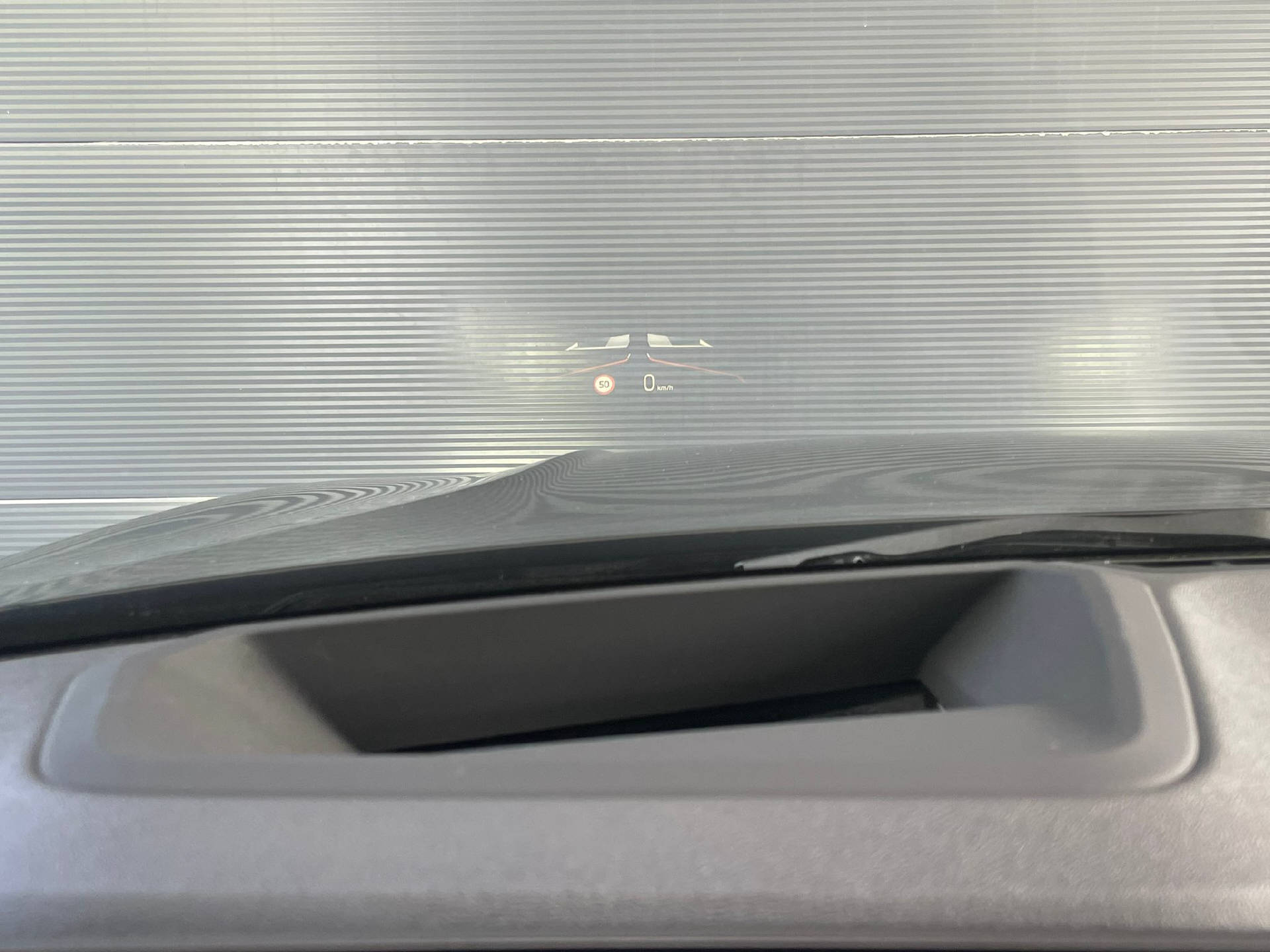 BMW 330e xDrive SAG Touring-image-8