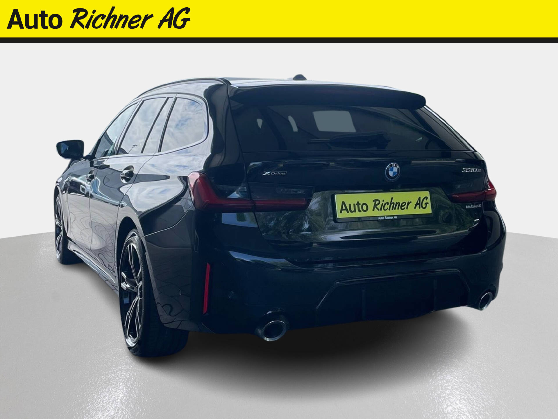 BMW 330e xDrive SAG Touring-image-4