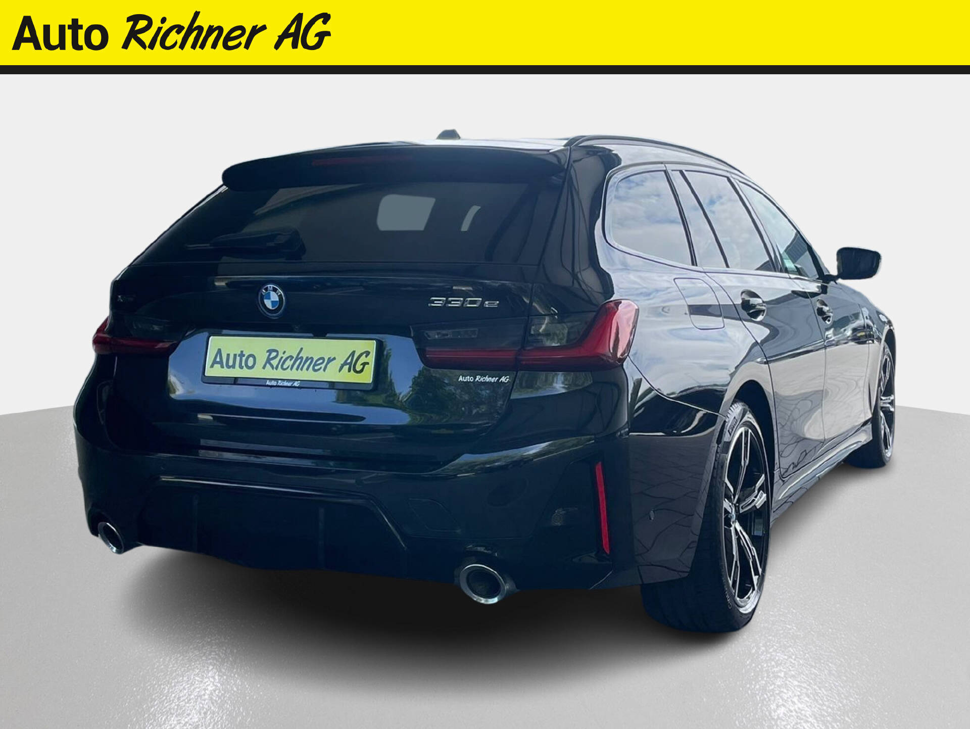 BMW 330e xDrive SAG Touring-image-3