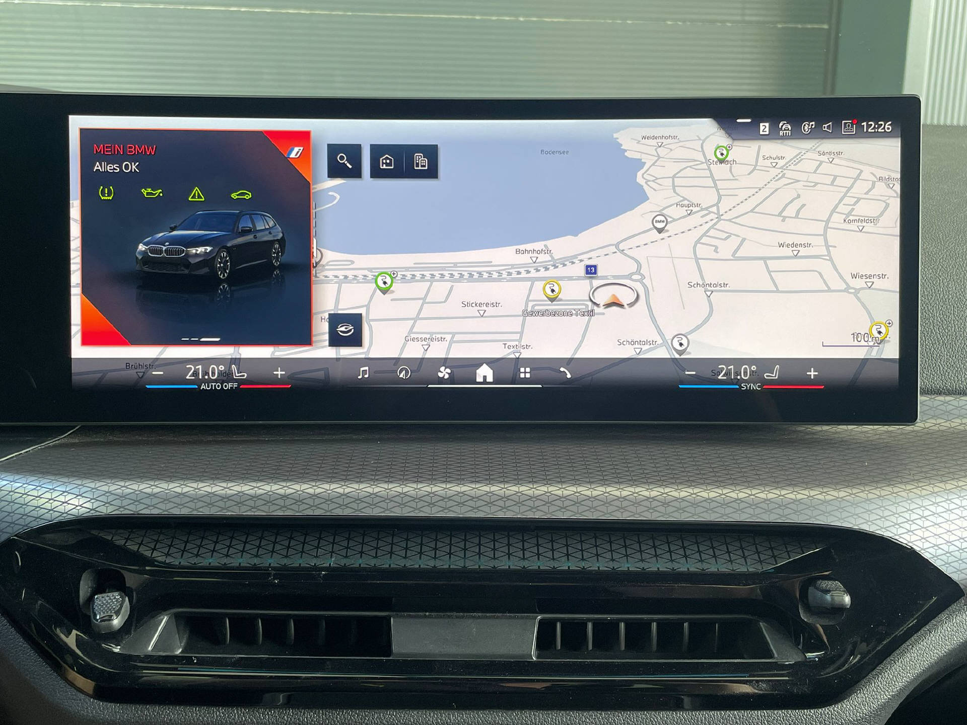 BMW 330e xDrive SAG Touring-image-13