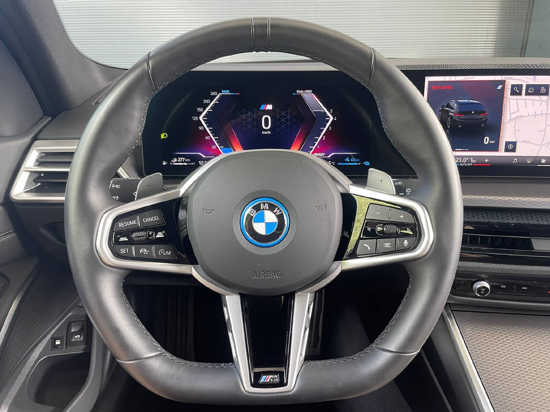 BMW 330e xDrive SAG Touring-image-7