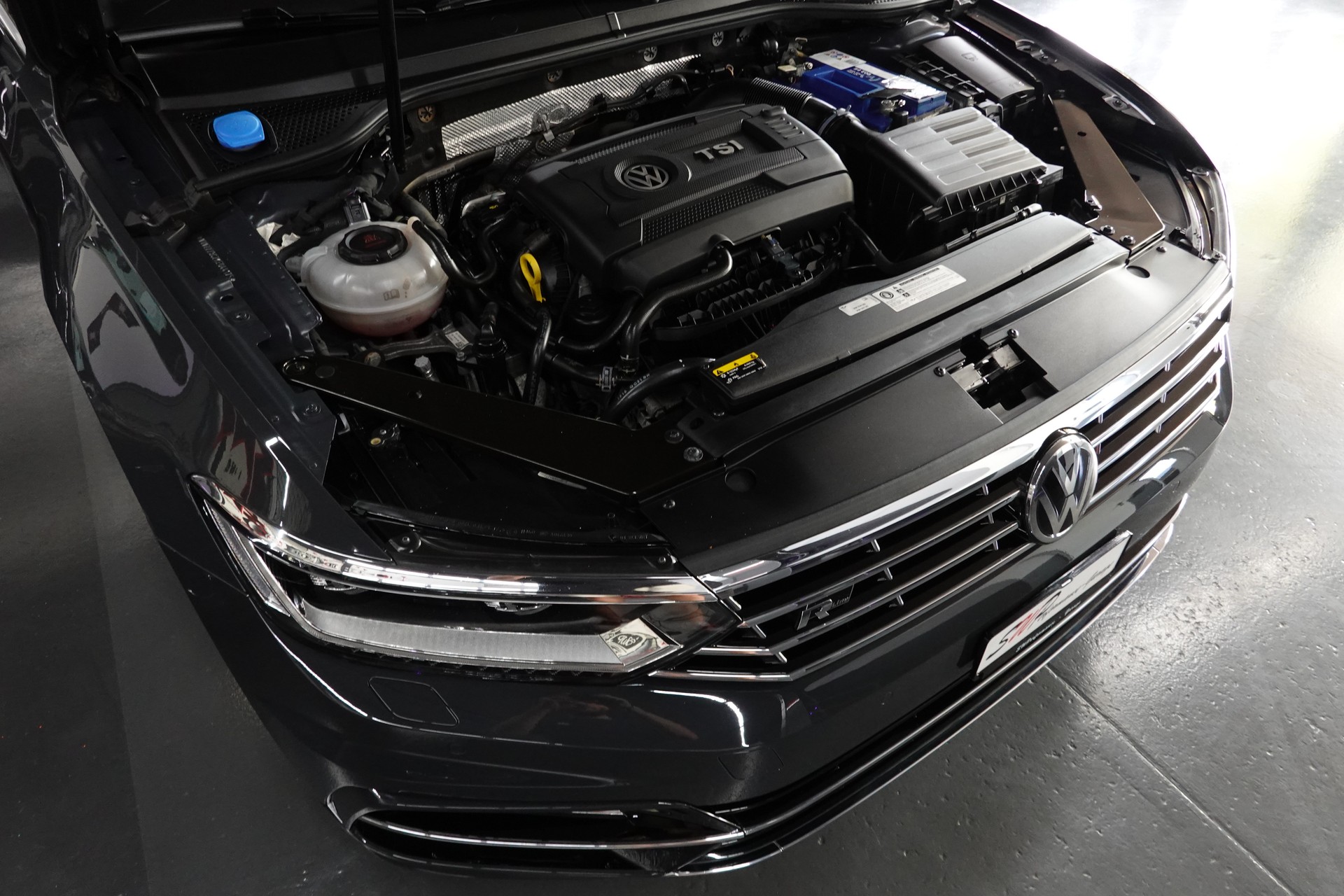 VW PASSAT VARIANT 2.0 TSI BMT HIGHLINE R-LINE 4Motion DSG-image-4