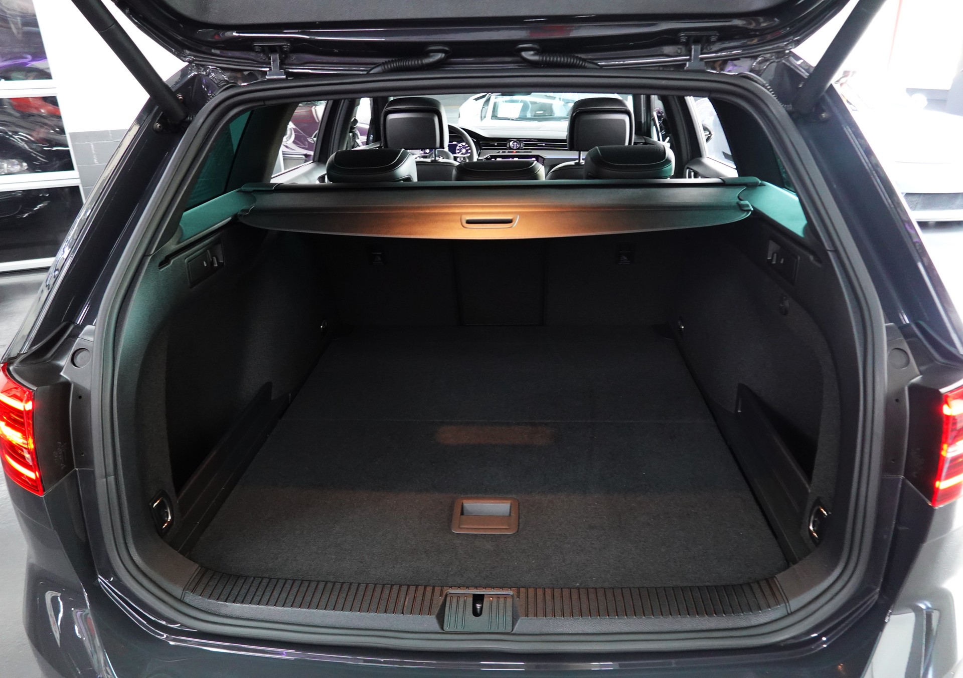 VW PASSAT VARIANT 2.0 TSI BMT HIGHLINE R-LINE 4Motion DSG-image-34