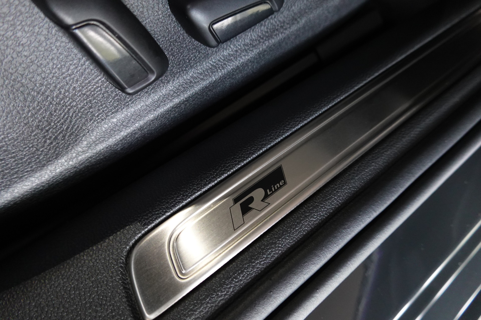 VW PASSAT VARIANT 2.0 TSI BMT HIGHLINE R-LINE 4Motion DSG-image-43