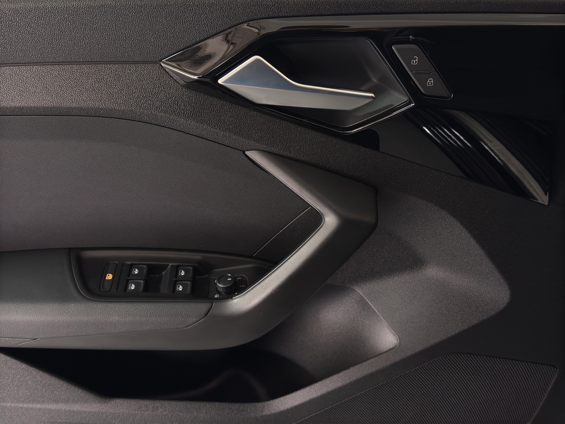 AUDI A1 Sportback 30 TFSI "RF.-Kamera-Navi"-image-8