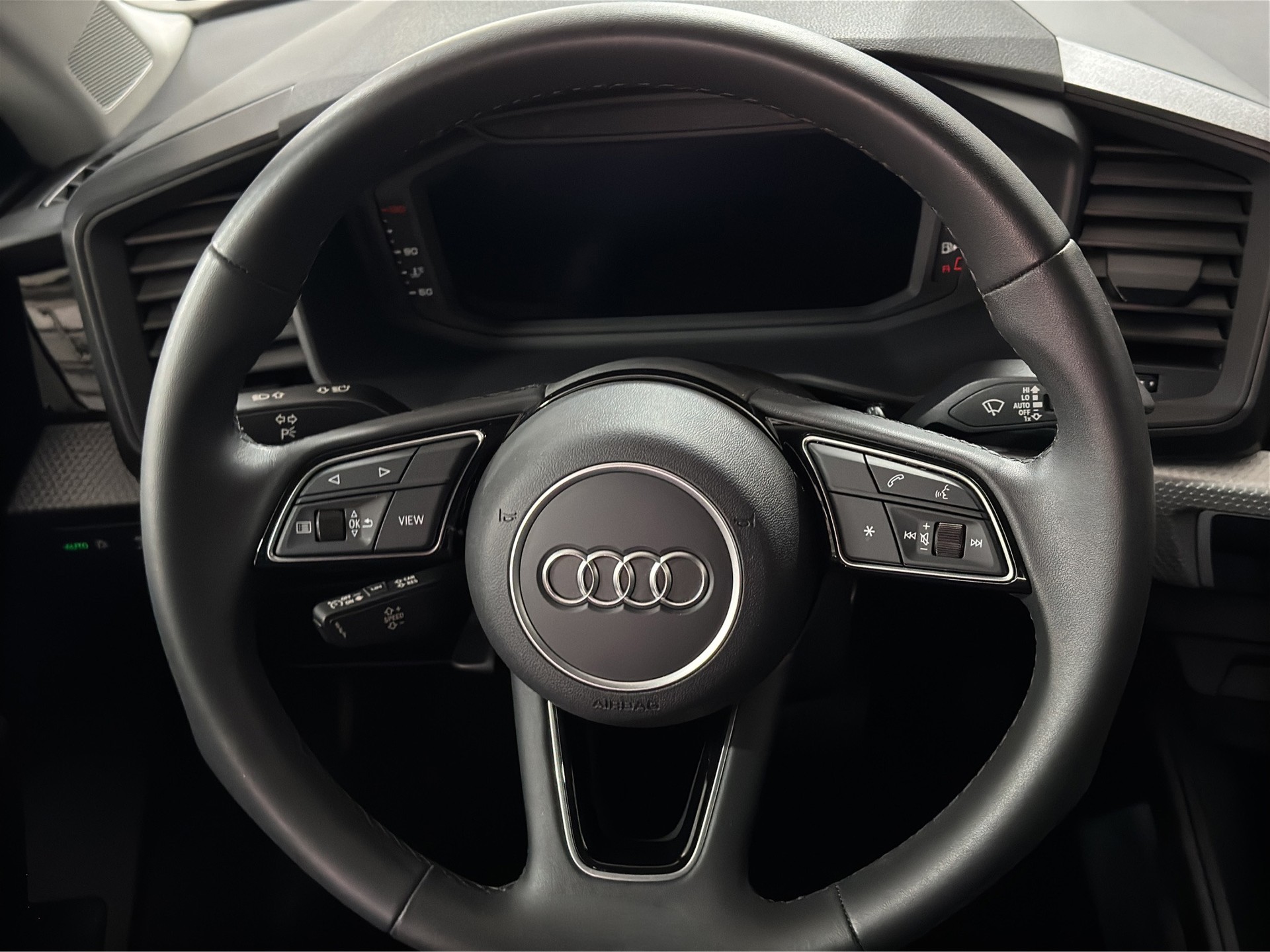 AUDI A1 Sportback 30 TFSI "RF.-Kamera-Navi"-image-11