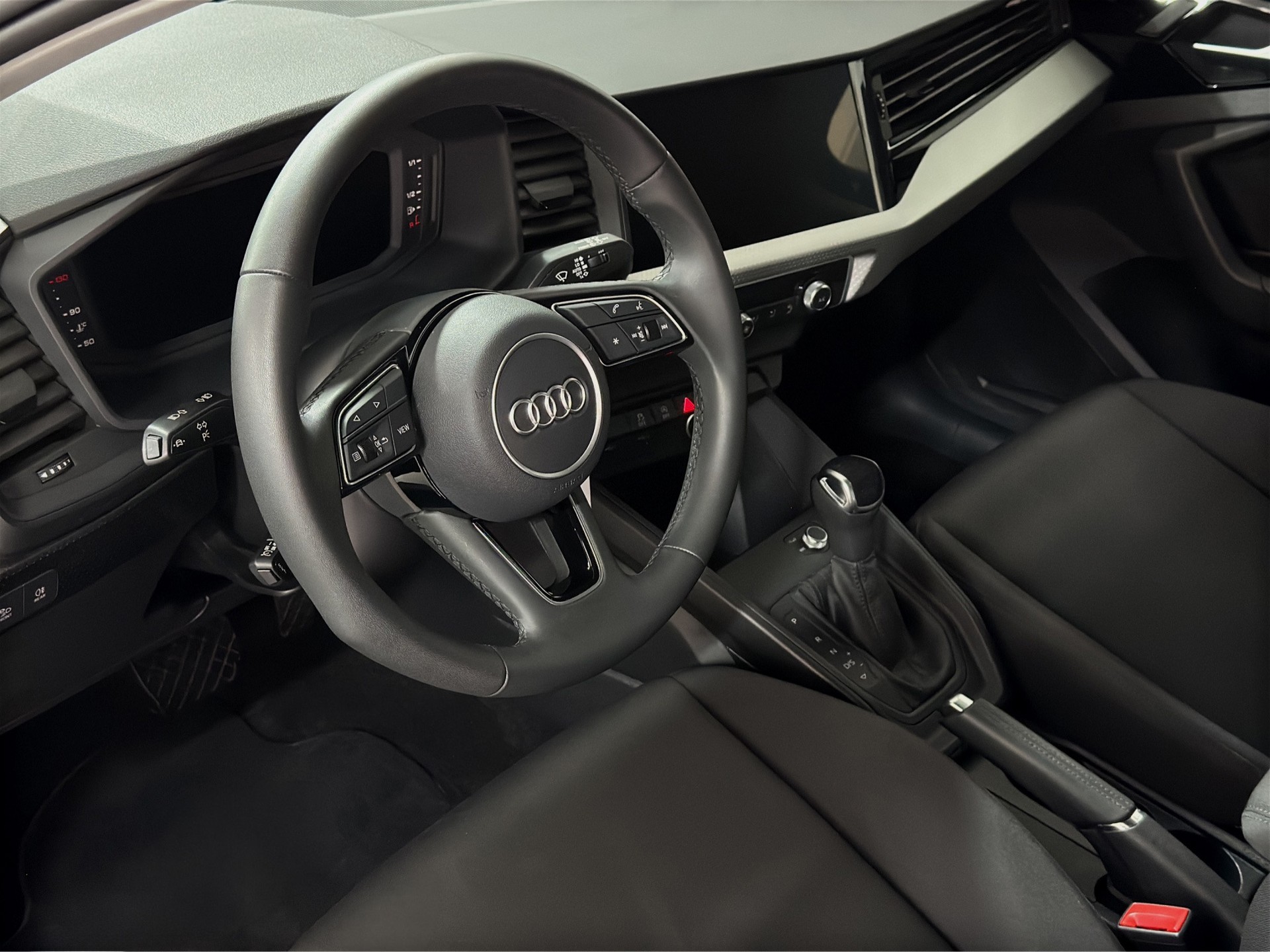 AUDI A1 Sportback 30 TFSI "RF.-Kamera-Navi"-image-12