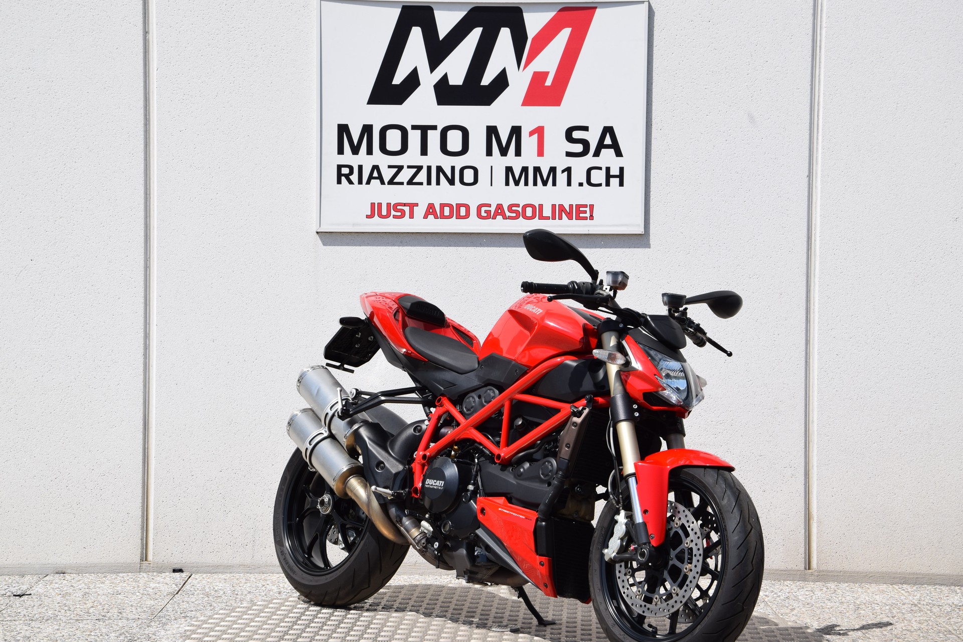 DUCATI Streetfighter 848-showroom-element-1