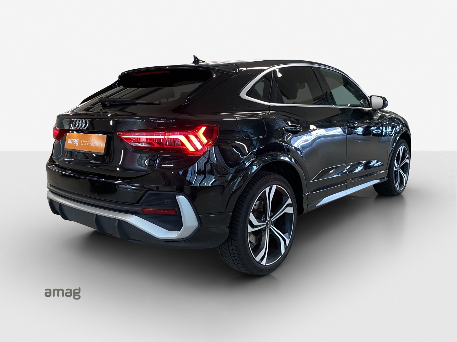 AUDI Q3 Sportback 35 TFSI S line Attraction S-tronic-image-4