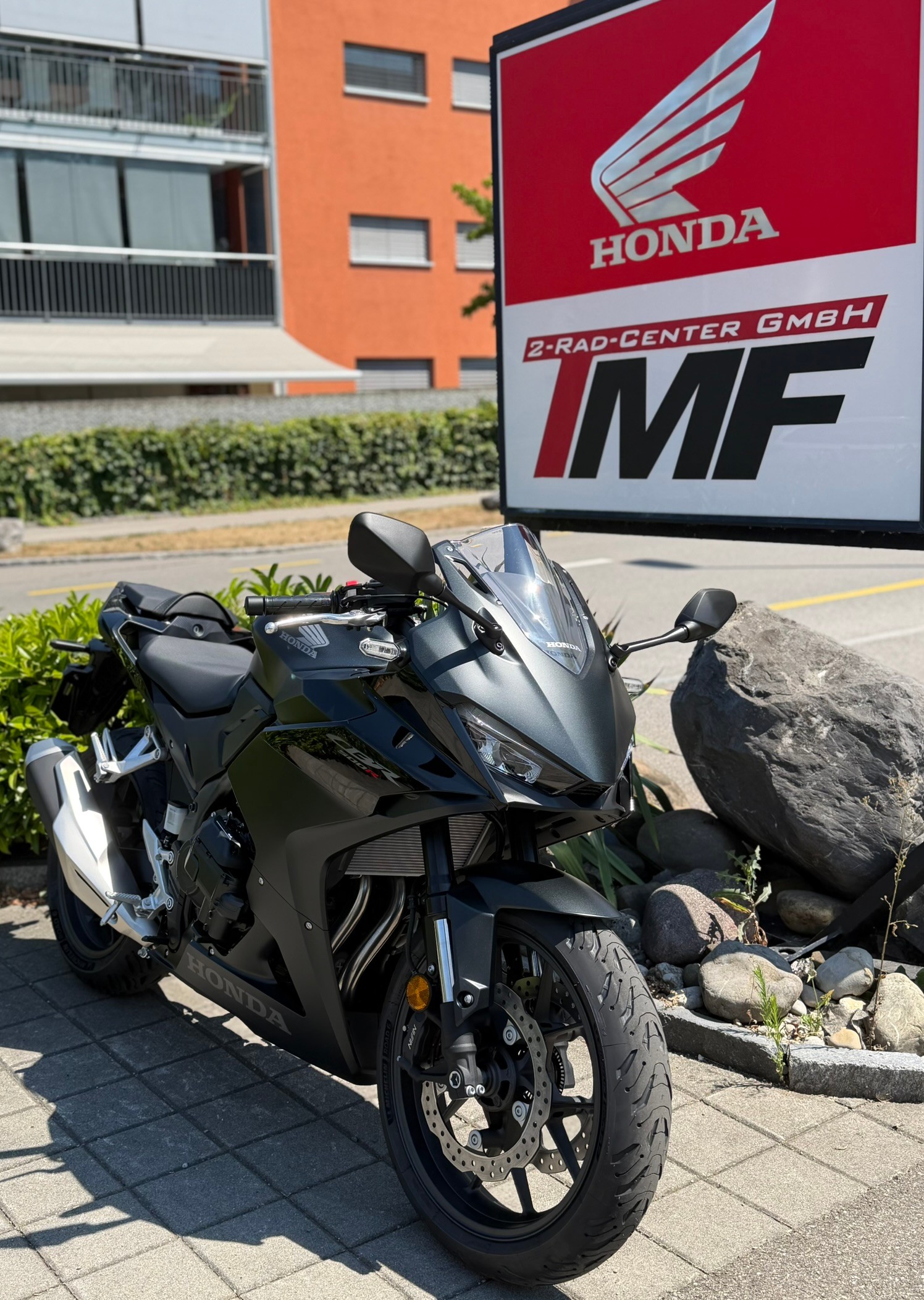 HONDA E CLUTCH VERSION-showroom-element-1