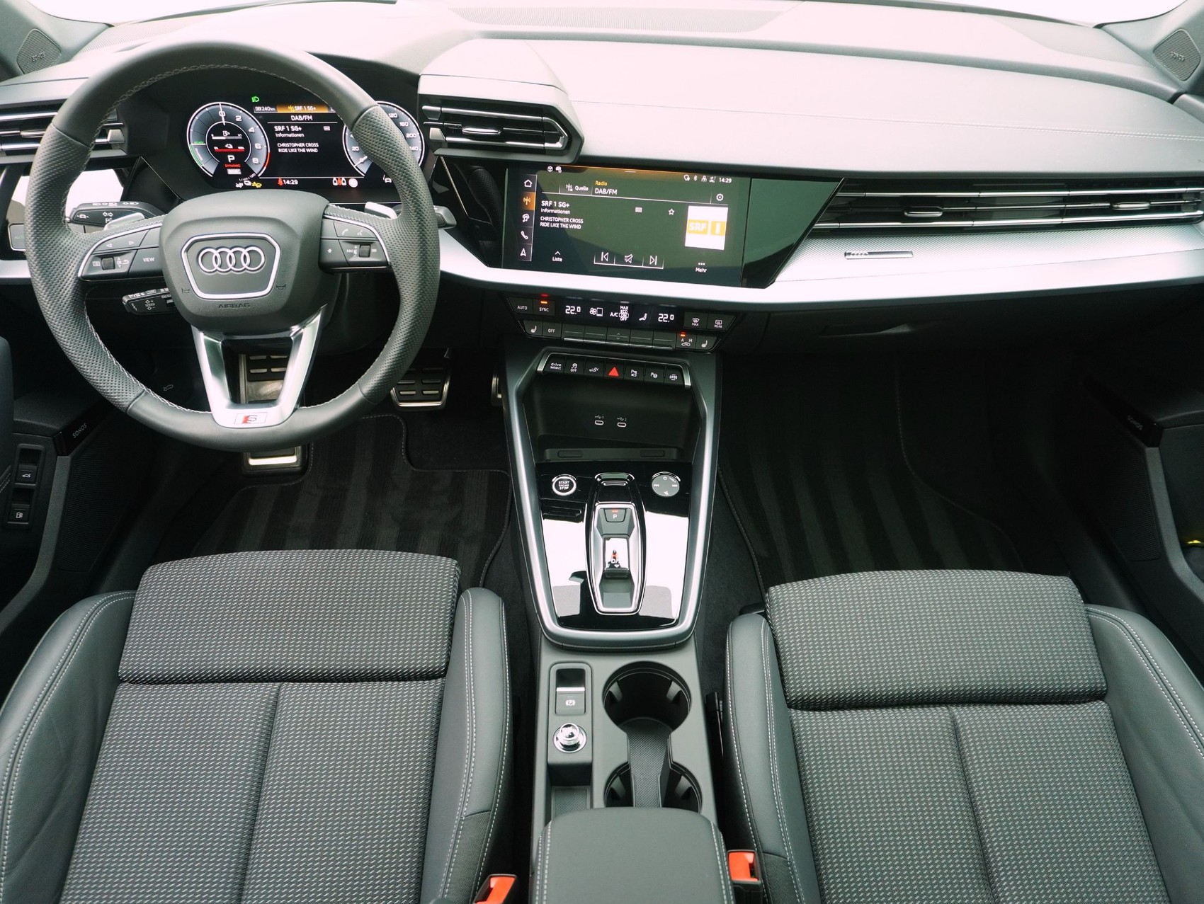 AUDI A3 Sportback 40 TFSI e S line S-Tronic **Audi Werksgarantie bis 04/2030**-image-17