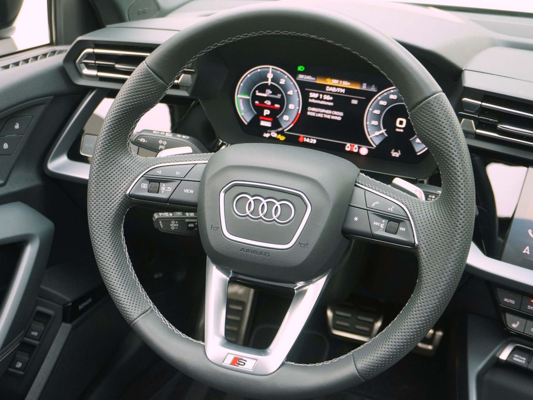 AUDI A3 Sportback 40 TFSI e S line S-Tronic **Audi Werksgarantie bis 04/2030**-image-13