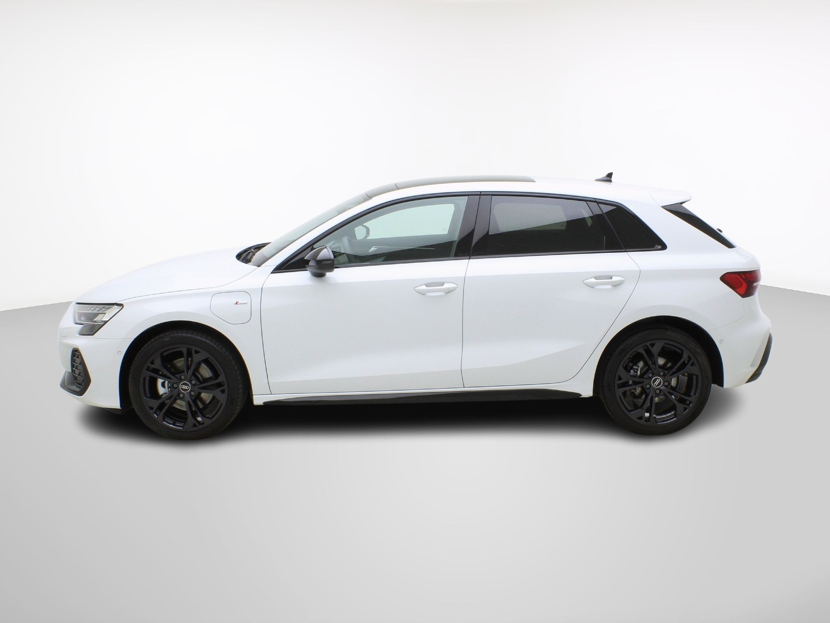 AUDI A3 Sportback 40 TFSI e S line S-Tronic **Audi Werksgarantie bis 04/2030**-image-2