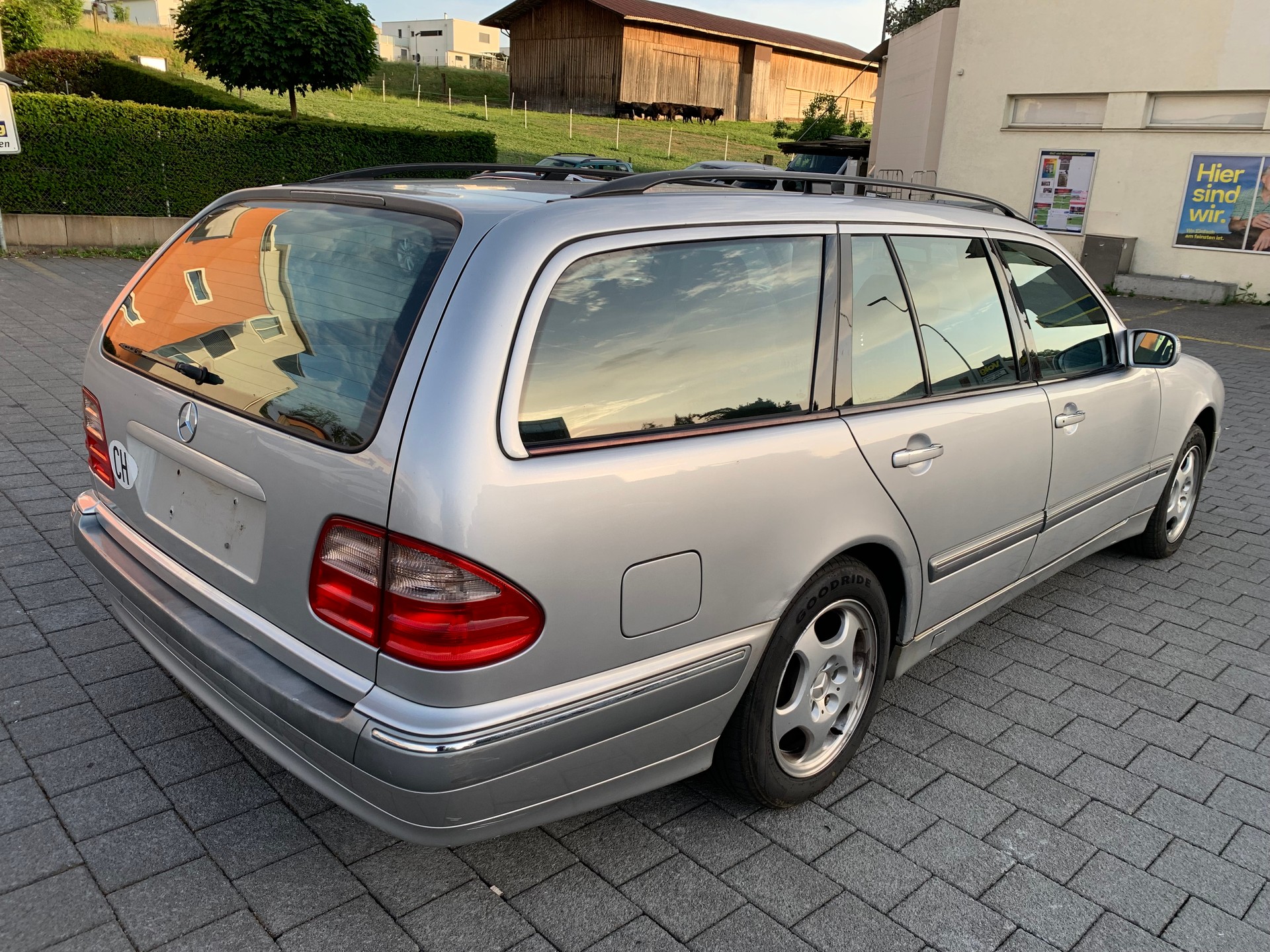 MERCEDES-BENZ E 280 Elégance 4-Matic Automatic-image-2