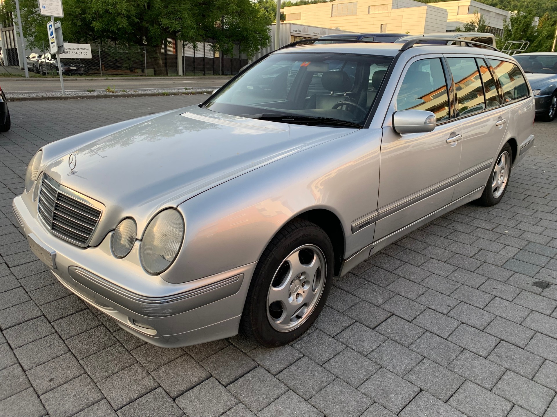 MERCEDES-BENZ E 280 Elégance 4-Matic Automatic-image-0