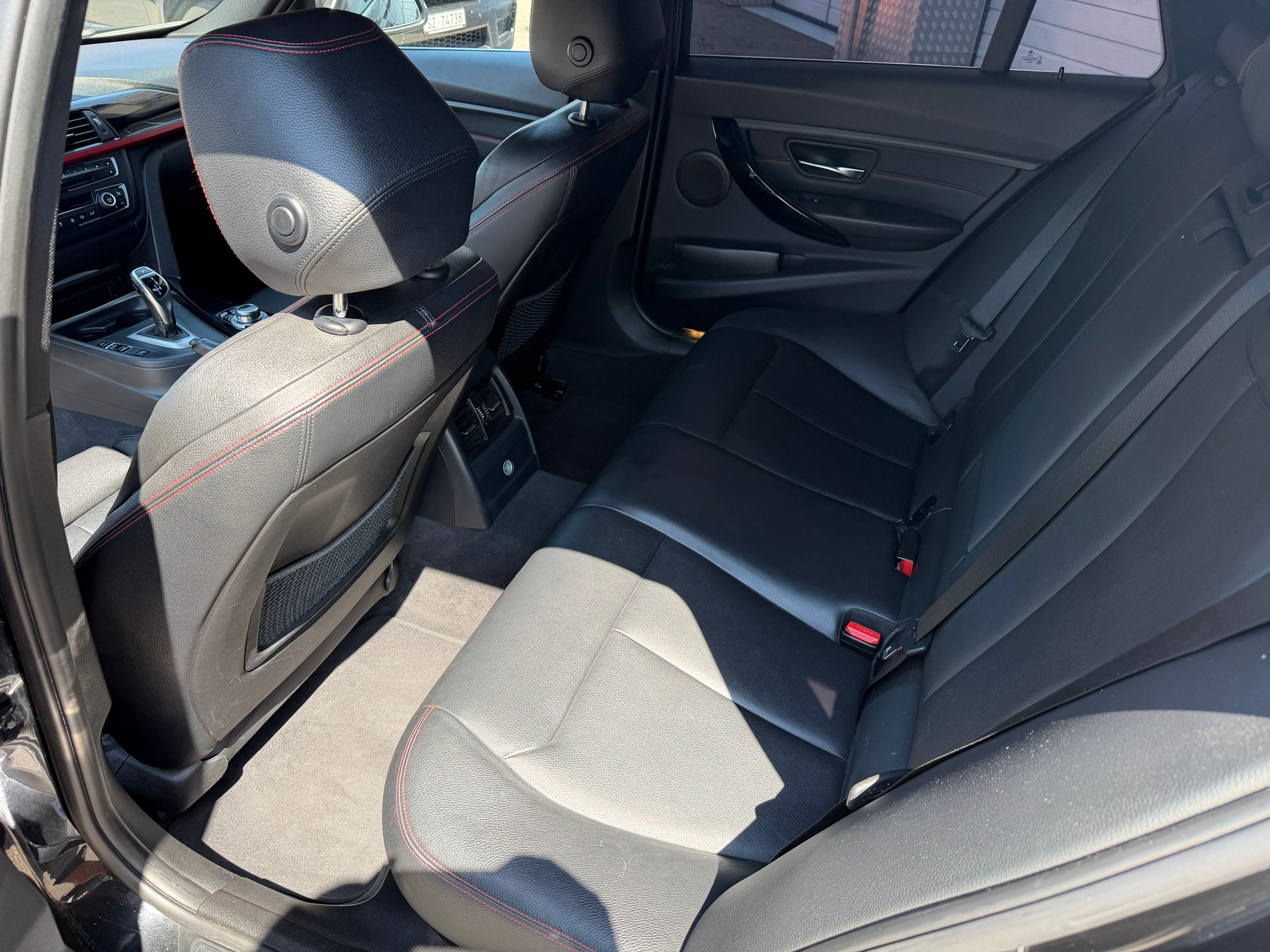 BMW 330d xDrive Touring Sport Line Steptronic-image-5