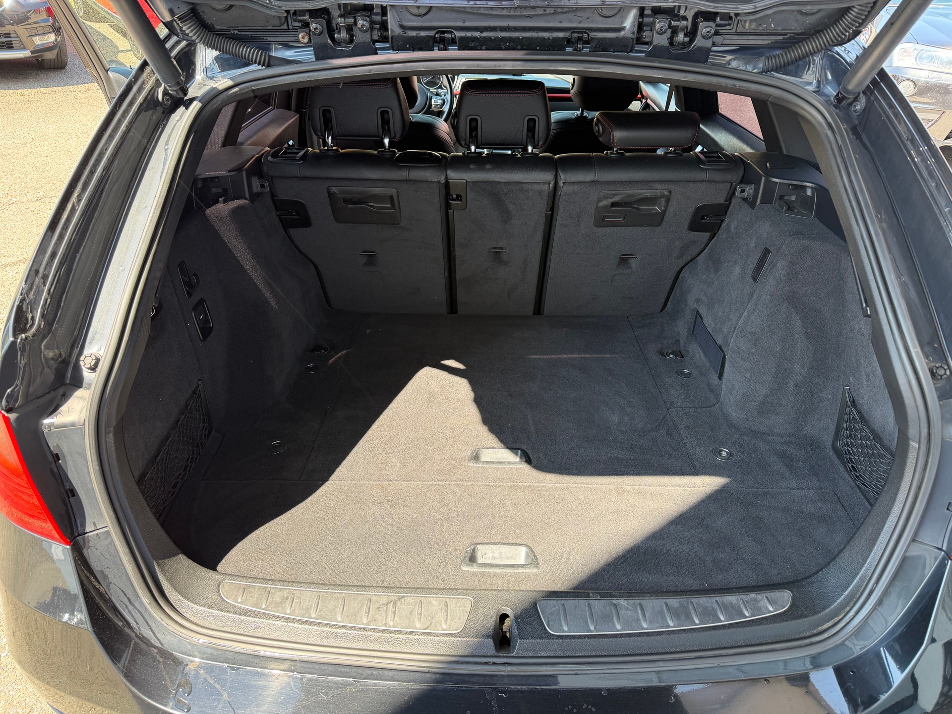 BMW 330d xDrive Touring Sport Line Steptronic-image-8
