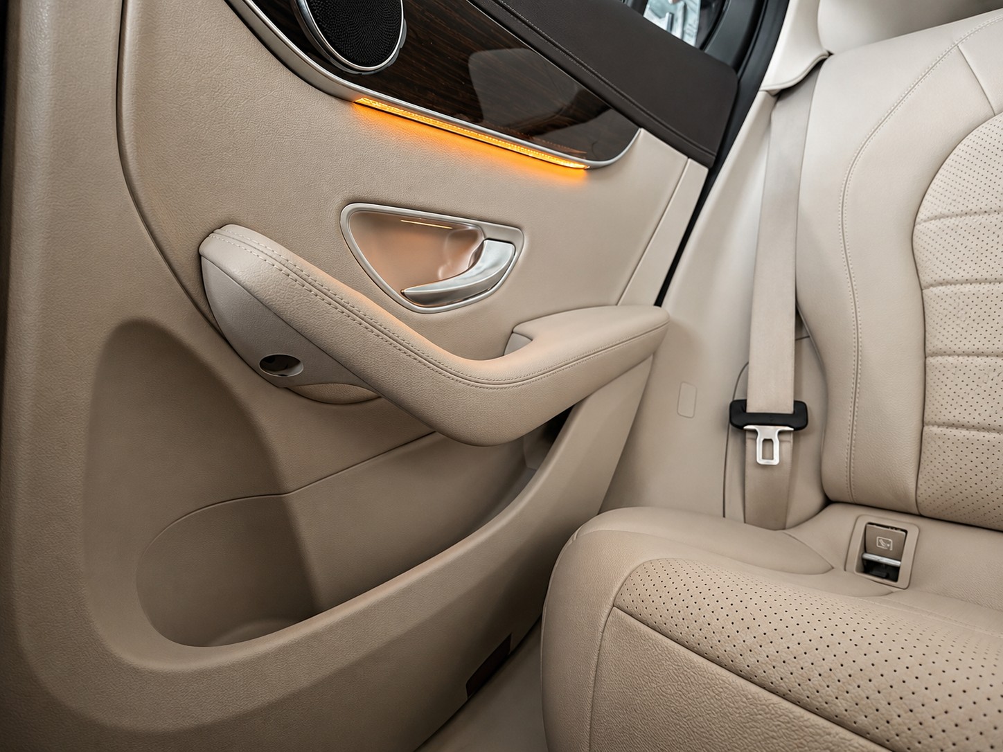 MERCEDES-BENZ GLC Coupé 250 d AMG Line 4Matic 9G-Tronic-image-16