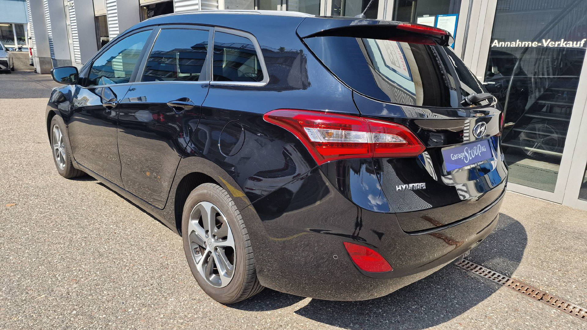 HYUNDAI i30 Wagon 1.6 CRDi Go-image-2