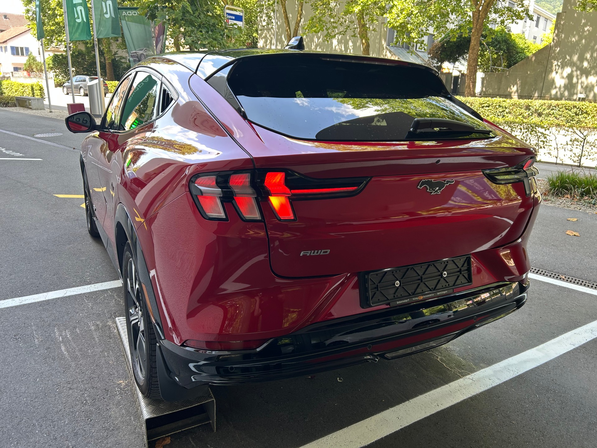 FORD Mustang MACH-E AWD 91 kWh-image-5