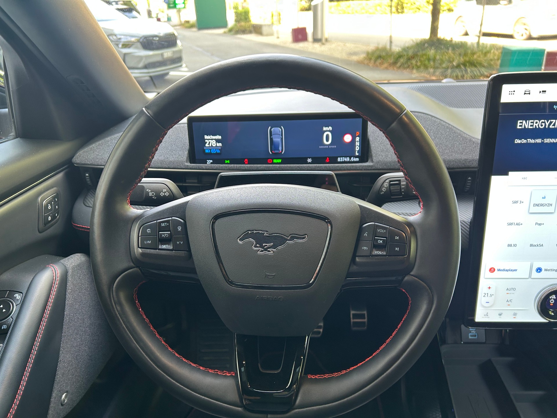 FORD Mustang MACH-E AWD 91 kWh-image-10