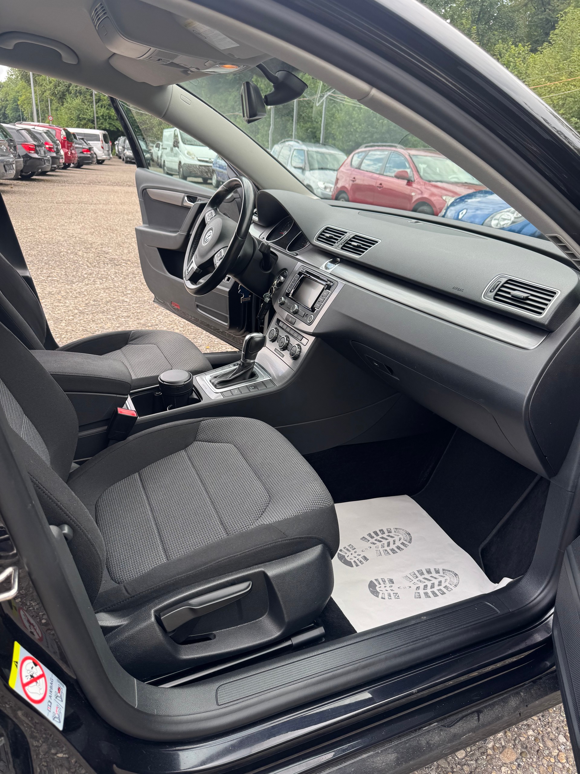 VW PASSAT-image-11