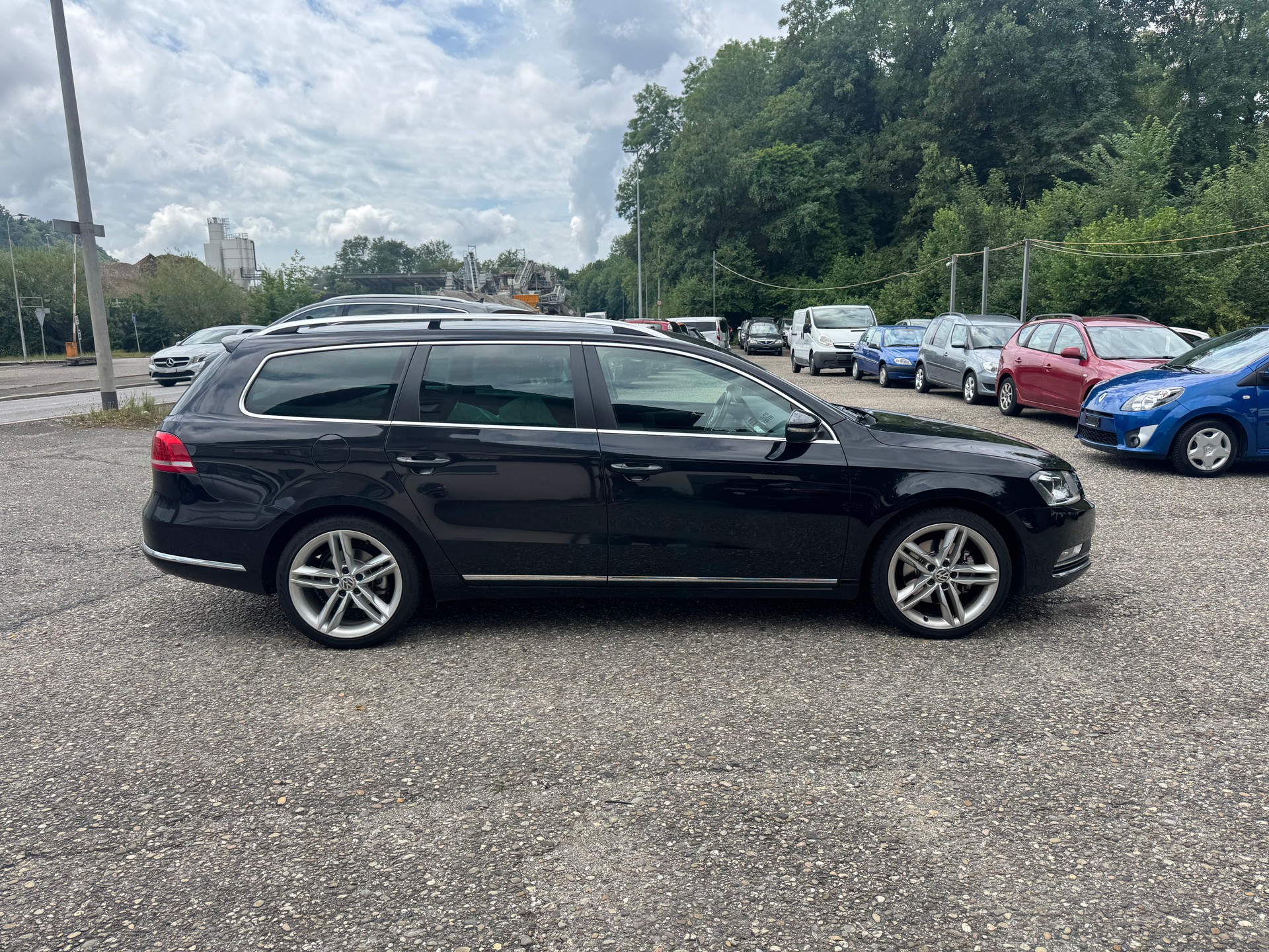 VW PASSAT-image-5