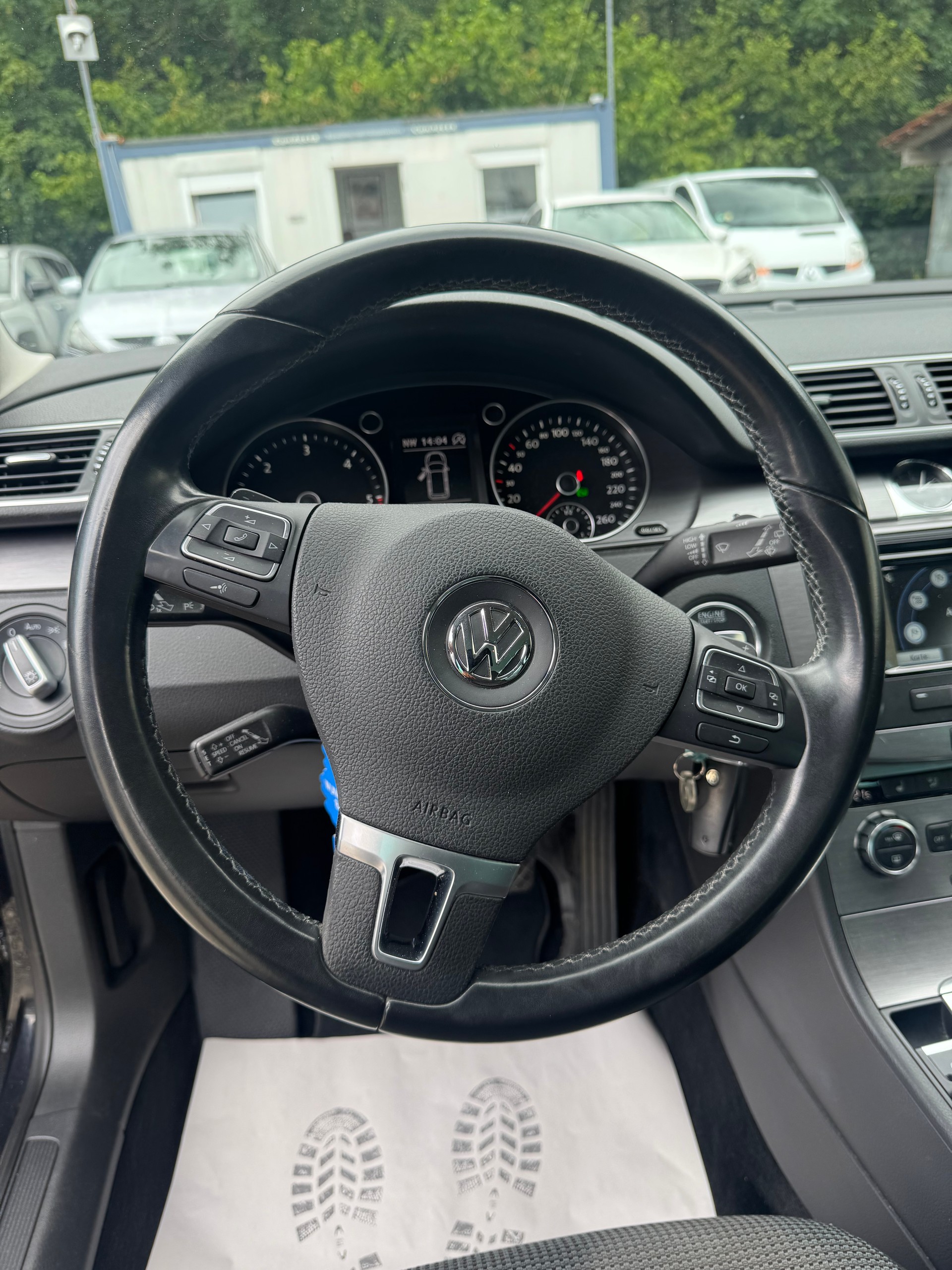 VW PASSAT-image-12