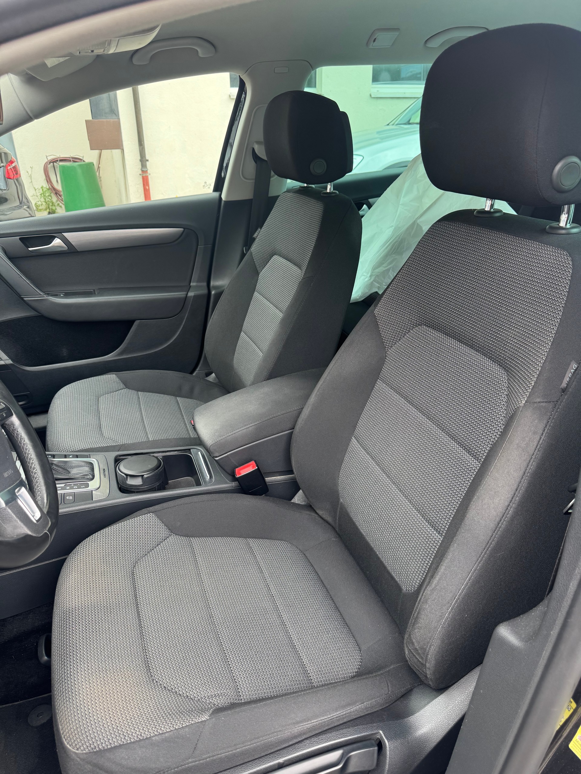 VW PASSAT-image-10