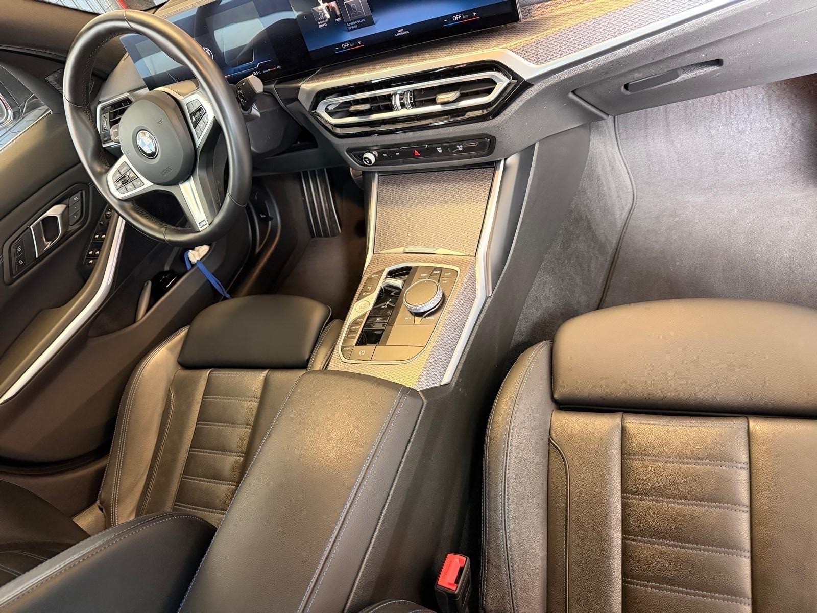 BMW 330i xDrive-image-1