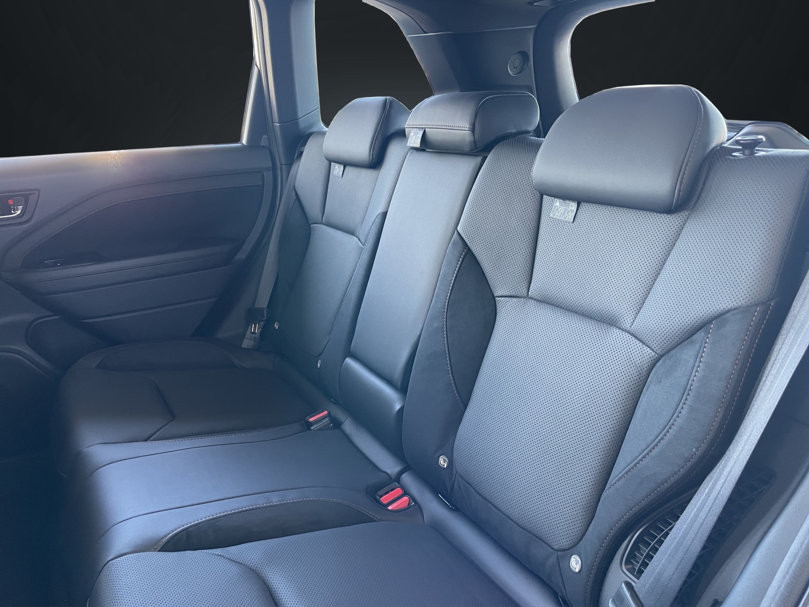 SUBARU Forester Station 2.0i e-Boxer Luxury-image-9