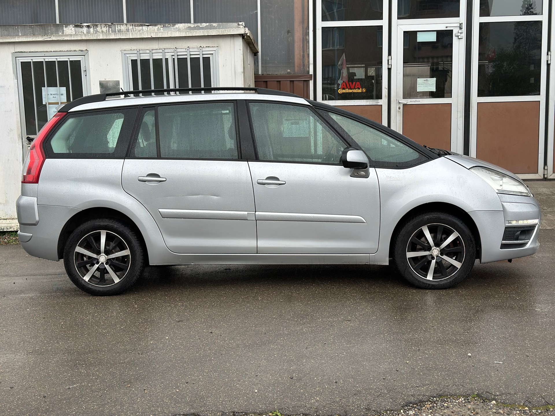 CITROEN Grand C4 Picasso 1.6 HDI 16V Attraction EGS6-image-2