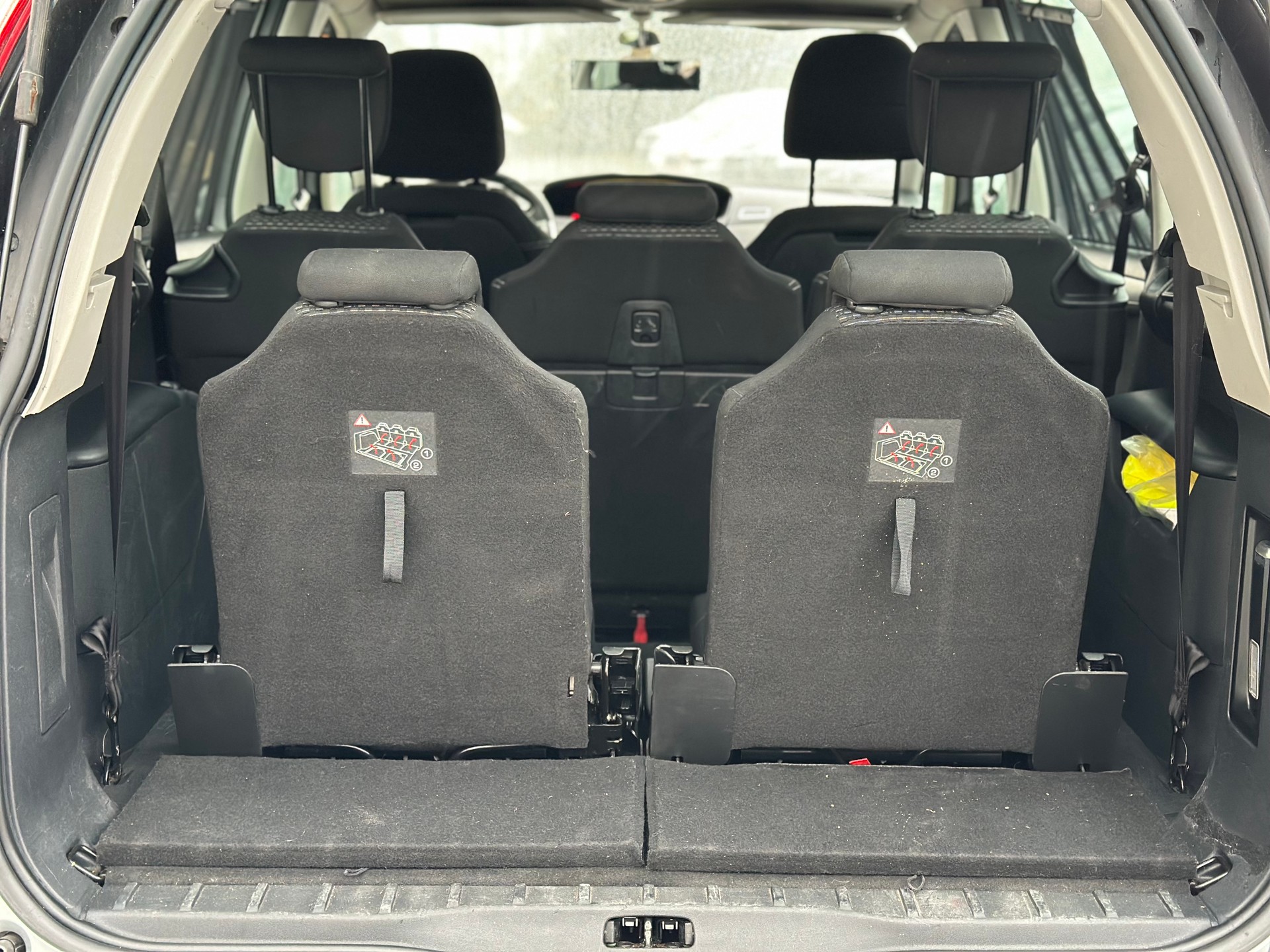 CITROEN Grand C4 Picasso 1.6 HDI 16V Attraction EGS6-image-13