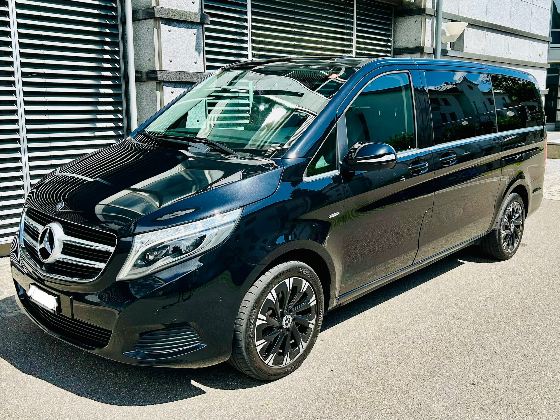 MERCEDES-BENZ V 220 d Avantgarde lang 7G-Tronic-image-1