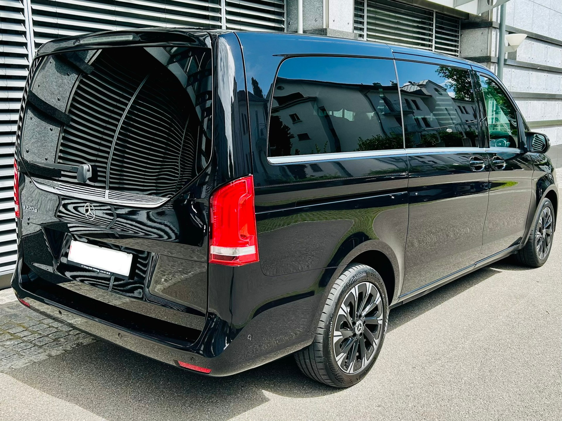 MERCEDES-BENZ V 220 d Avantgarde lang 7G-Tronic-image-9