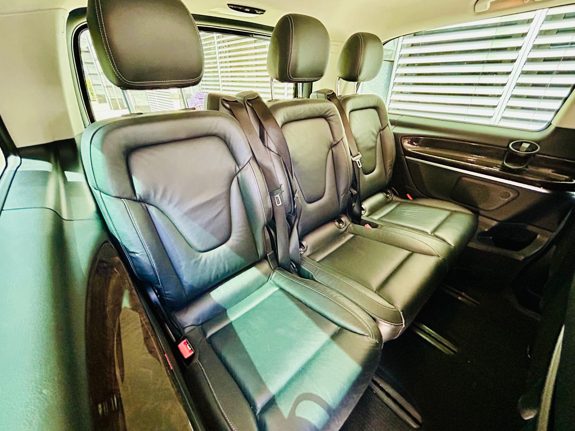 MERCEDES-BENZ V 220 d Avantgarde lang 7G-Tronic-image-11