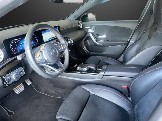 MERCEDES-BENZ A 180 Night Star AMG Line-image-4