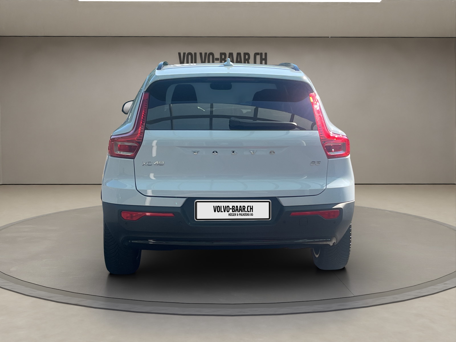 VOLVO XC40 2.0 B3 MH Plus Dark-image-3