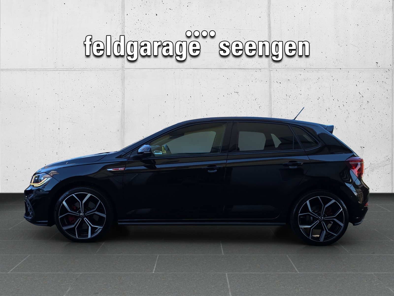 VW Polo 2.0 TSI GTI DSG mit Panoramadach, Rückfahrkamera, ACC, Navi, BeatsAudio, usw.-image-1