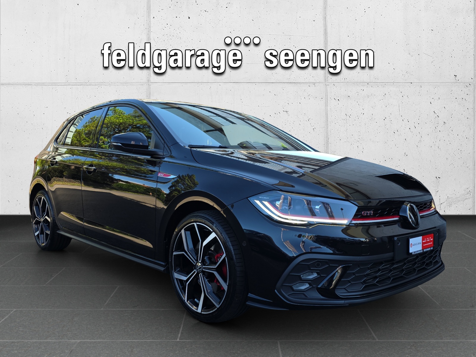 VW Polo 2.0 TSI GTI DSG mit Panoramadach, Rückfahrkamera, ACC, Navi, BeatsAudio, usw.-image-2